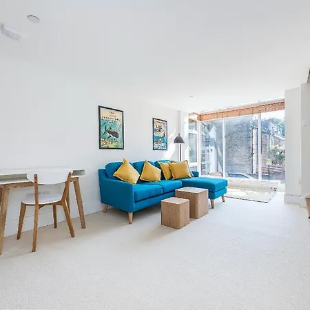 Hidden Gem In Chiswick, Stylish 1 Bedroom House